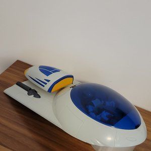 TOMY Disney Junior Miles From Tomorrow Land Zip Ship Spaceship with Leo Figure